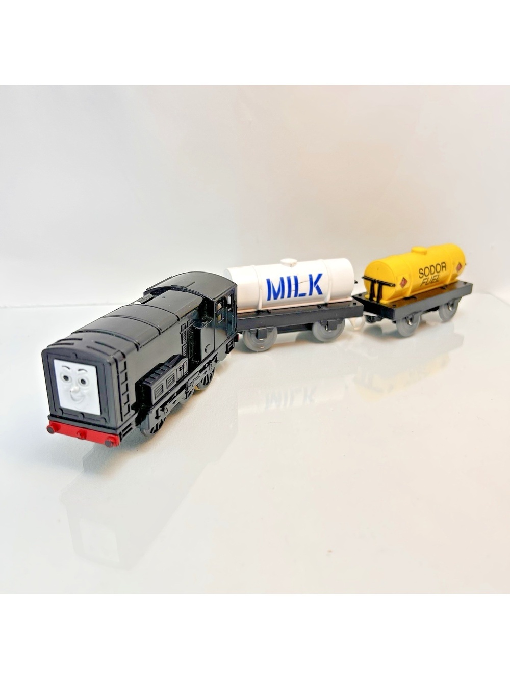TOMY Thomas Trackmaster Diesel 1997 Motorized Works Plarail Sodor Fuel Milk